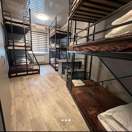 Kuze Hostel Almaty Bagian luar foto