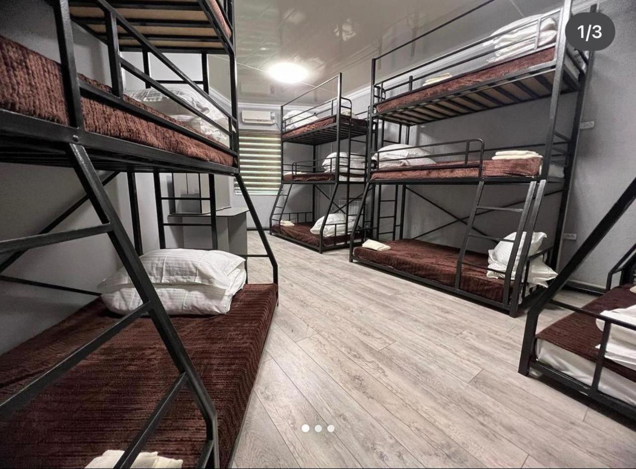 Kuze Hostel Almaty Bagian luar foto
