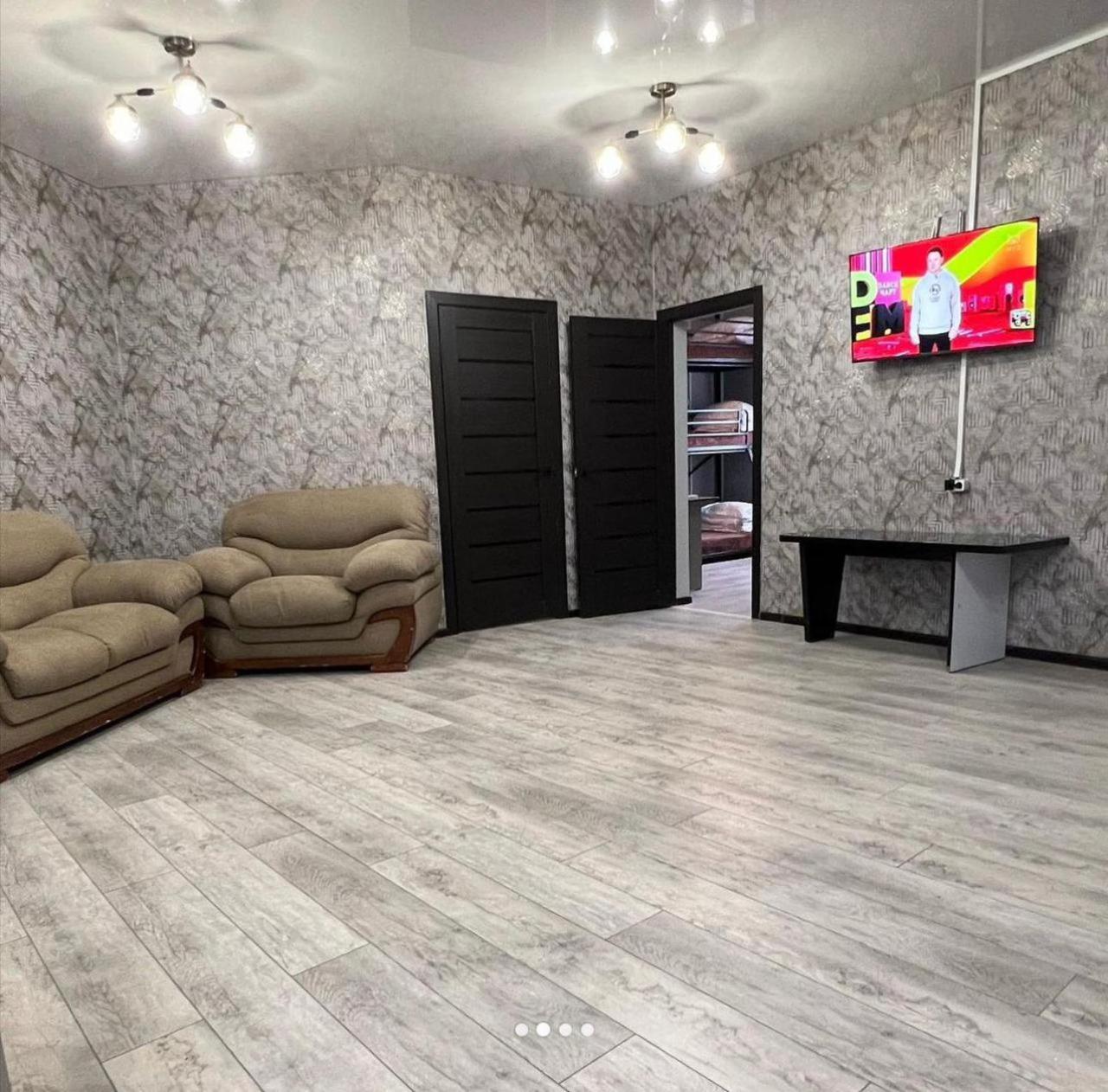 Kuze Hostel Almaty Bagian luar foto