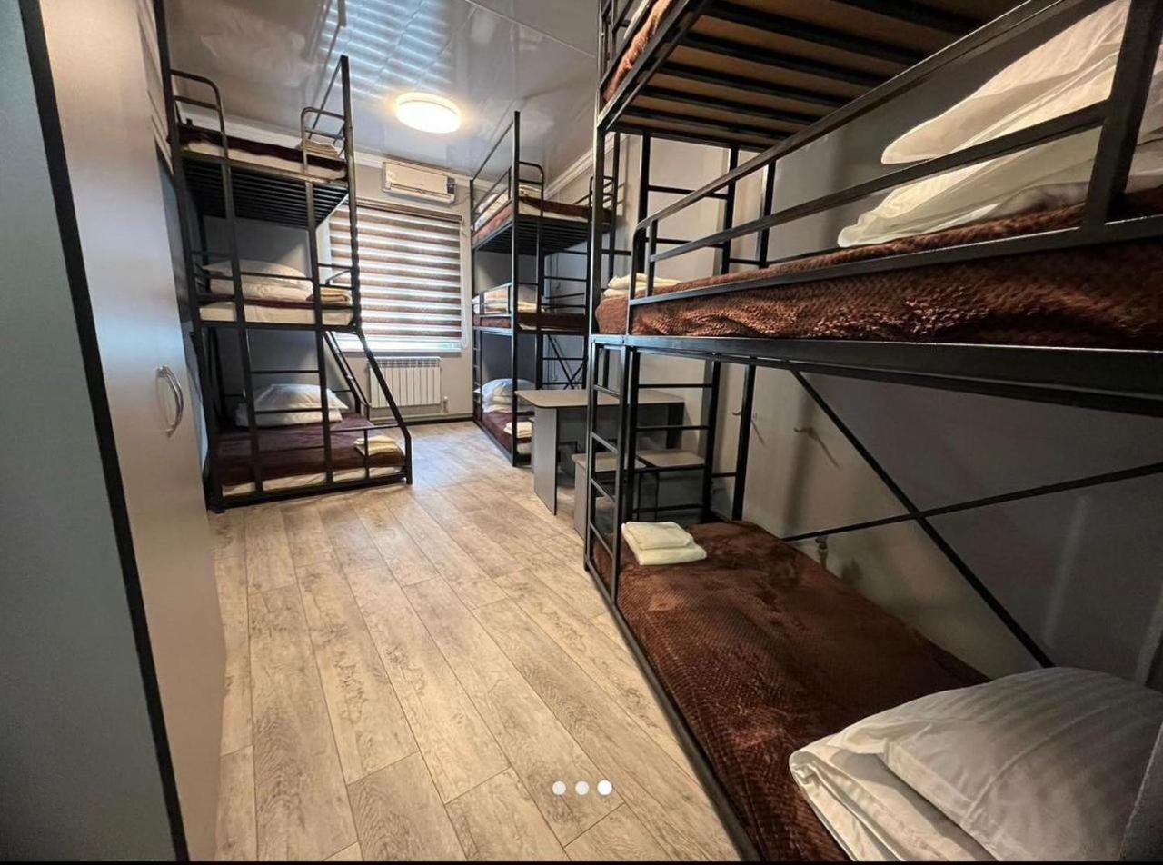 Kuze Hostel Almaty Bagian luar foto