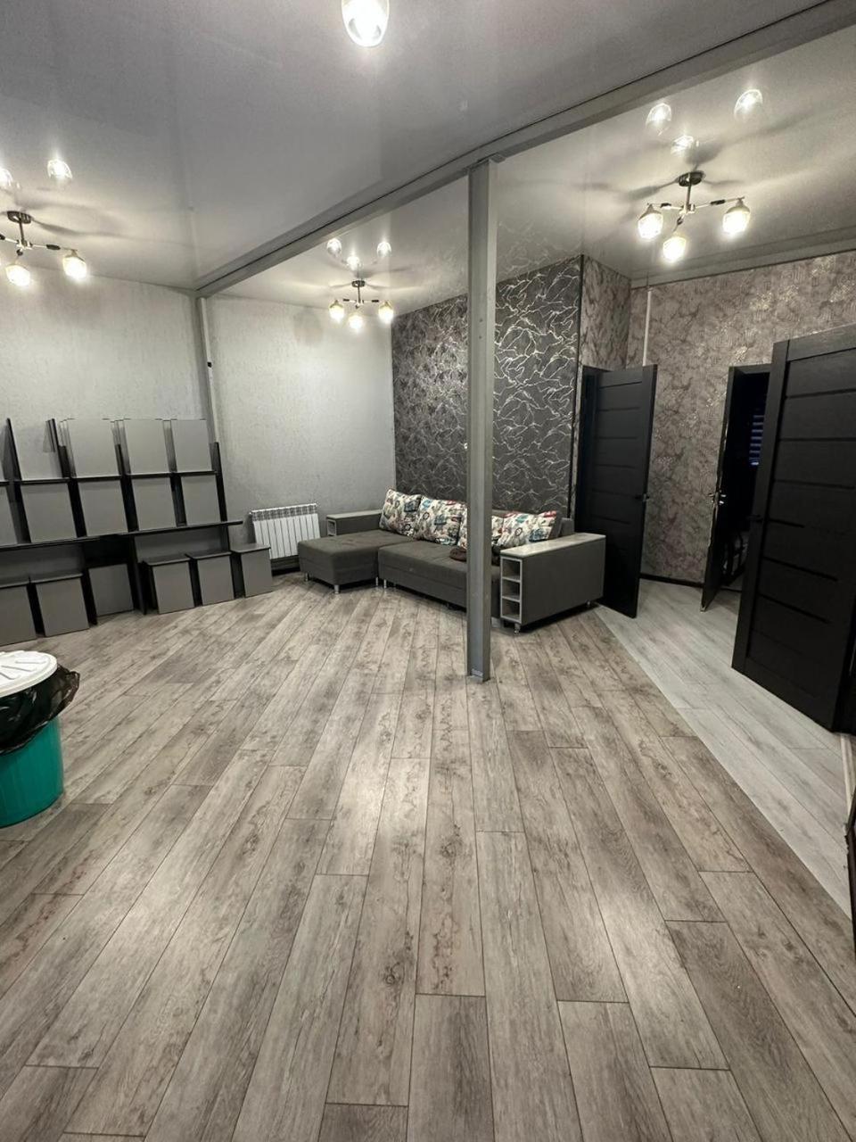 Kuze Hostel Almaty Bagian luar foto