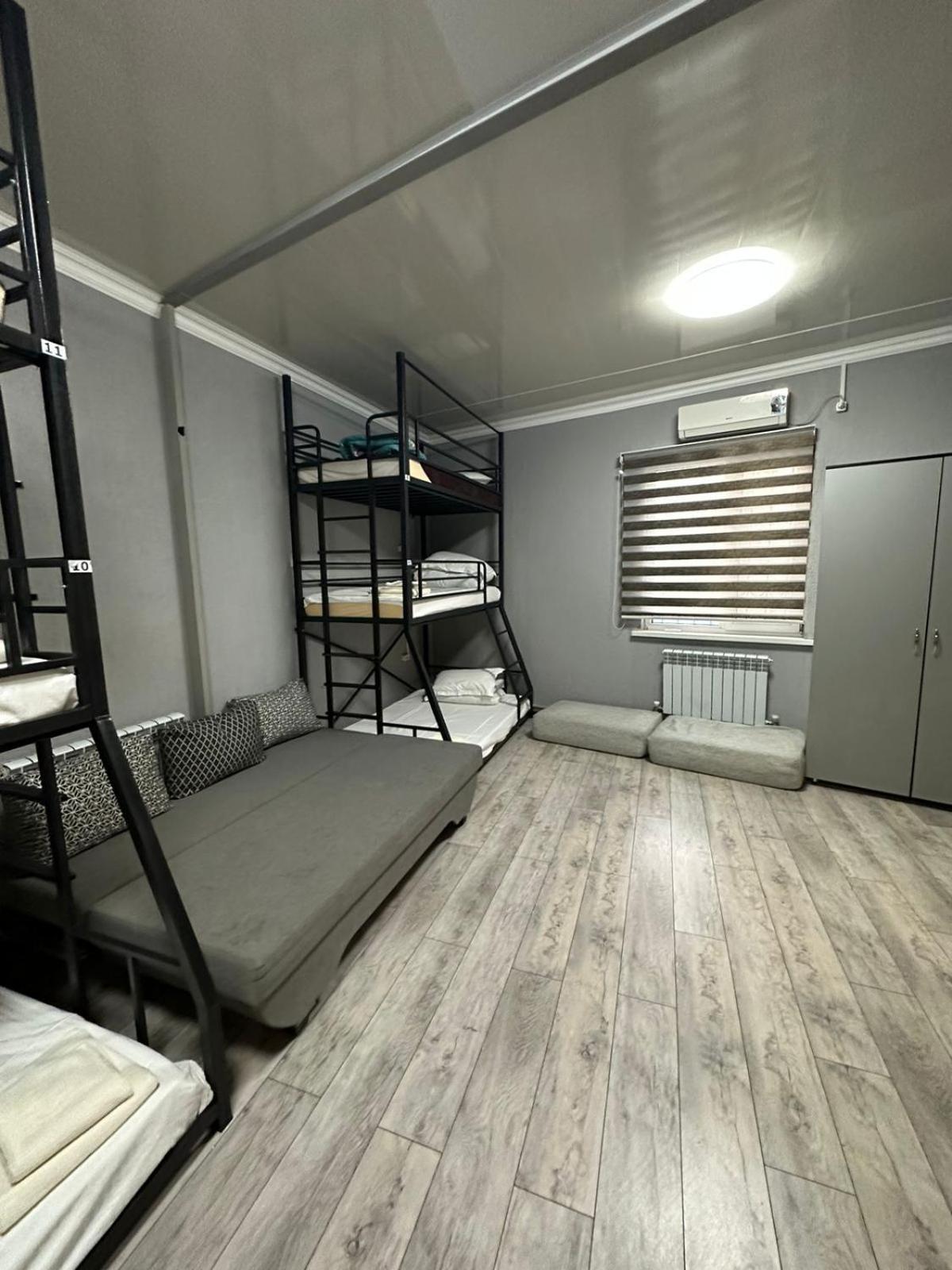 Kuze Hostel Almaty Bagian luar foto